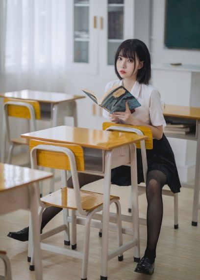绝色高贵警妇察雪臀