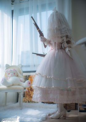 《穿长筒袜的有夫之妇》