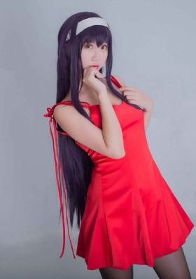 一边亲着一面膜下奶